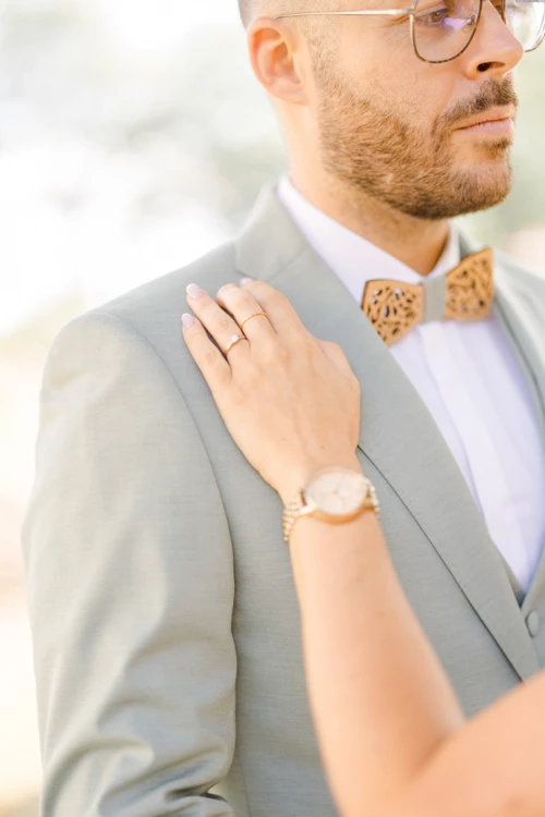 noeud papillon collier bouton rose gris